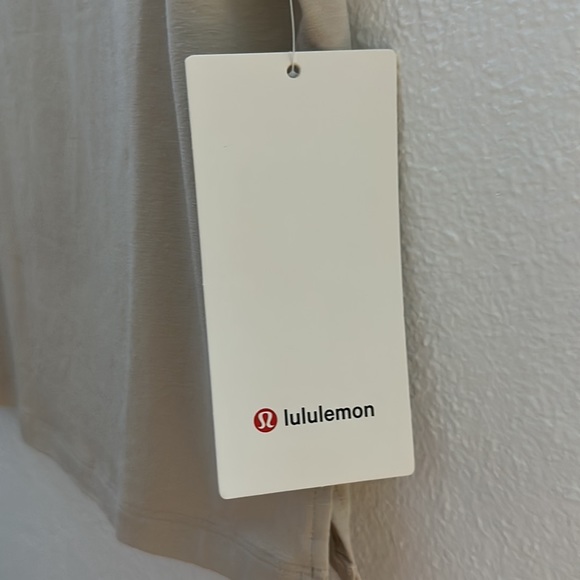 Lululemon Tee - Picture 6 of 6